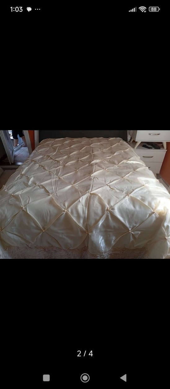 Çeyizlik Beyaz Parlak Yatak Örtüsü - Görsel 2