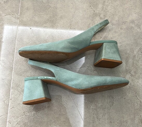 Stradivarius Su yeşili süet sandalet