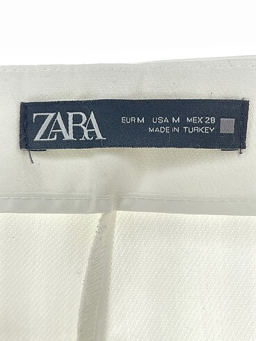 m Beden beyaz Renk Zara Mini Şort %70 İndirimli.