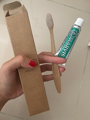 Diş seti (marvis) ve banyo lifi kesesi