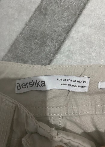 10 Yaş Beden Bej Kemerli Rahat Kesim Kadın Pantolon