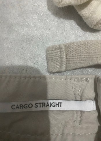 Bershka Bej Kemerli Rahat Kesim Kadın Pantolon