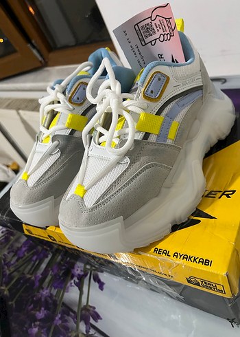 Shoes & More Sarı Gri Yüksek Topuklu Spor Ayakkabı