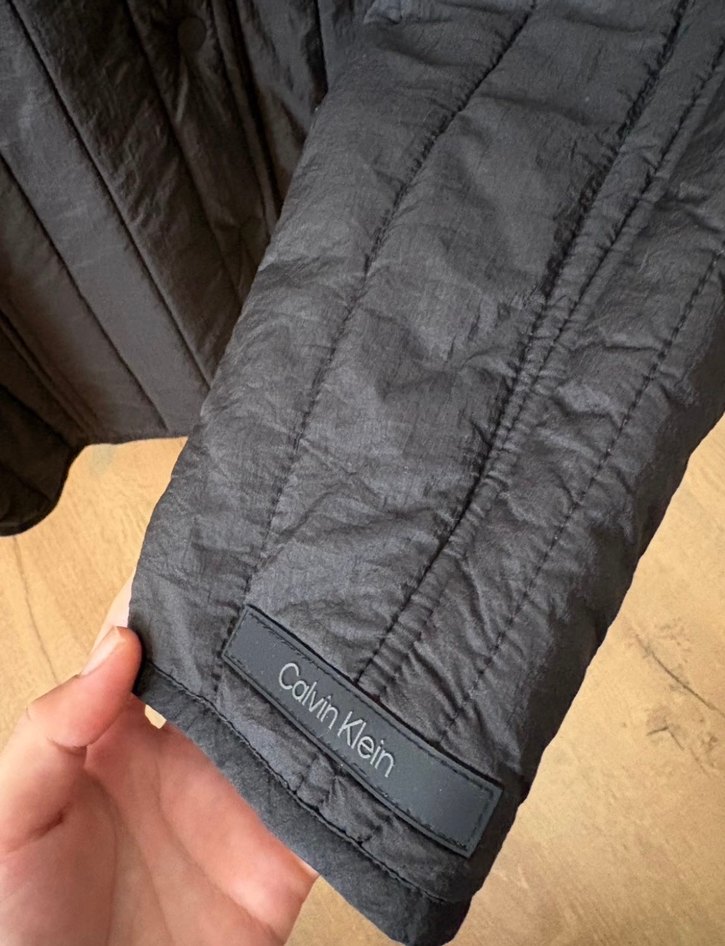 Calvin klein oversize yağmurluk mont - Görsel 3