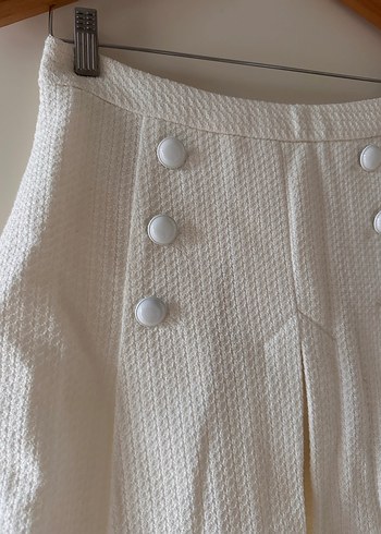 Düğmeli Beyaz Mini Etek - Görsel 2