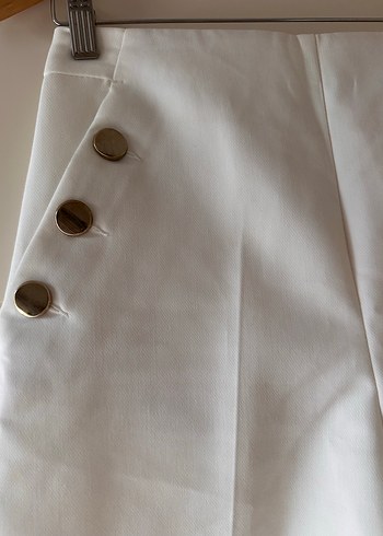 Zara Beyaz Yüksek Bel Mini Şort - Görsel 2