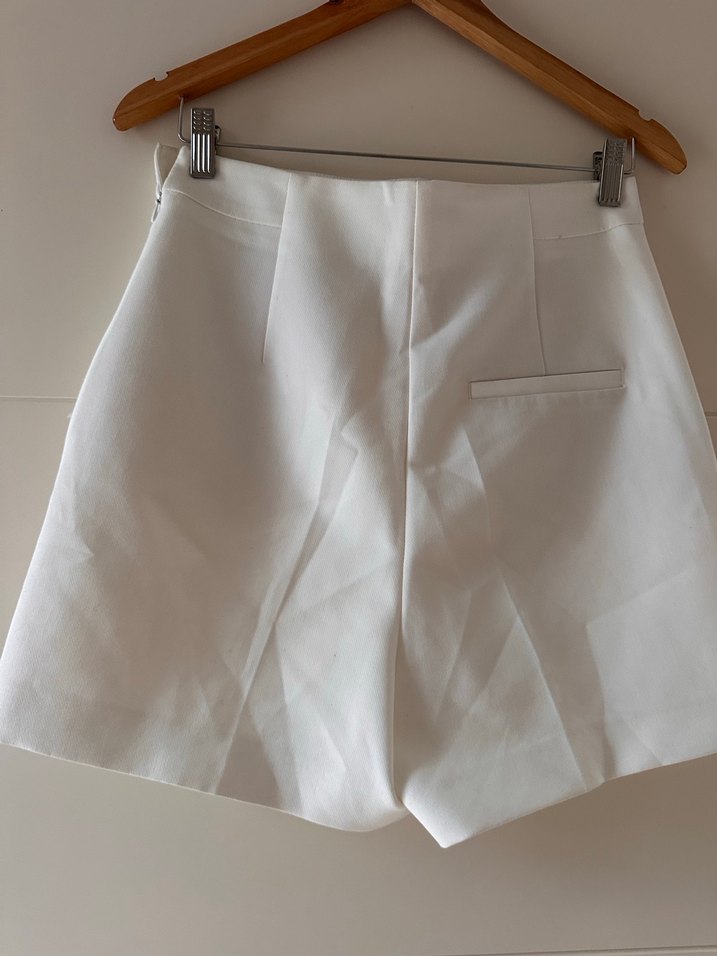 Zara Beyaz Yüksek Bel Mini Şort - Görsel 3