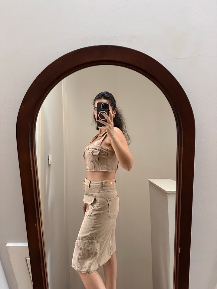 Kahverengi Denim Midi Etek ve Askılı Üst - Görsel 5