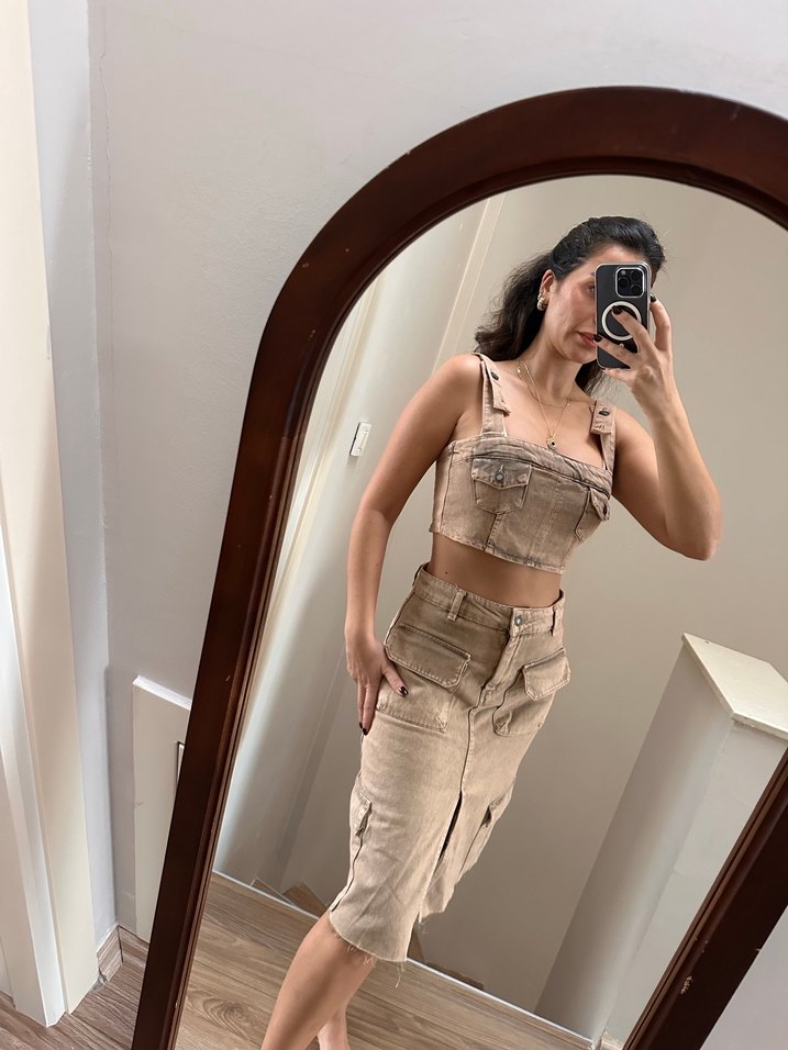 Kahverengi Denim Midi Etek ve Askılı Üst - Görsel 4