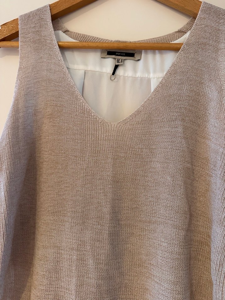 Bej V Yaka Kolsuz Triko - Görsel 2