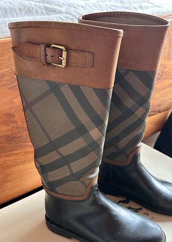 Burberry yağmur çizmesi - Görsel 2