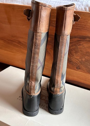 Burberry yağmur çizmesi - Görsel 4