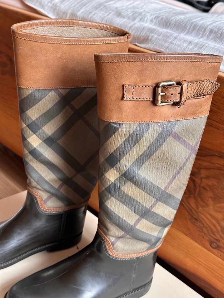 Burberry yağmur çizmesi - Görsel 3