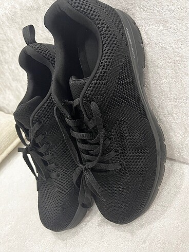 Skechers Skechers 42,5 orijinal ????