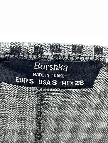 s Beden çeşitli Renk Bershka Kısa Elbise %70 İndirimli.