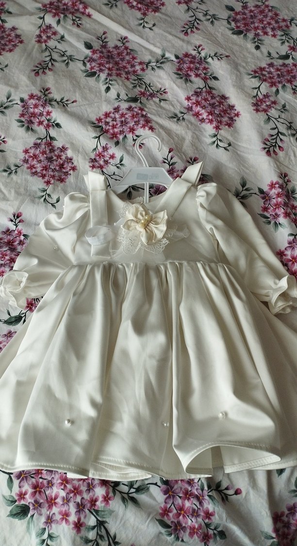 1 yaş abiye  kırık beyaz renginde  doğum gününde giyildi sadece - Görsel 3