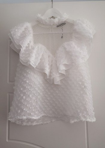 Beyaz Fırfırlı Kolsuz Bluz - Görsel 2