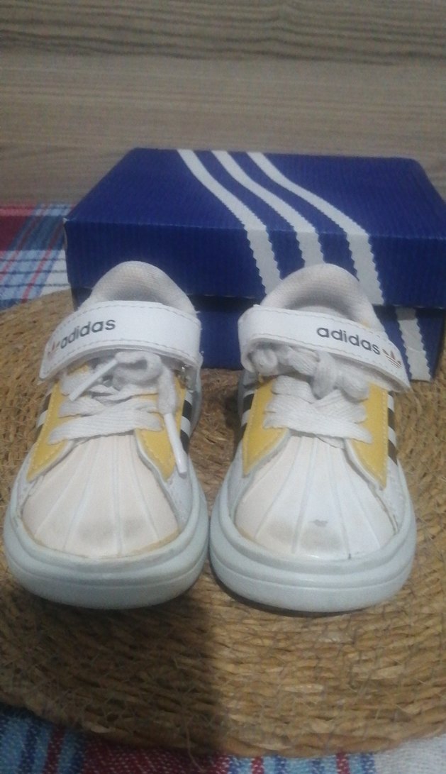 Beyaz Sarı Erkek Çocuk Spor Ayakkabı Adidas - Görsel 2