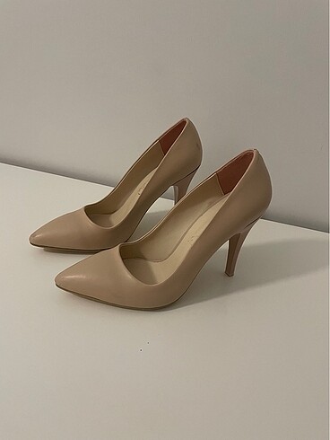 Nude renk stiletto