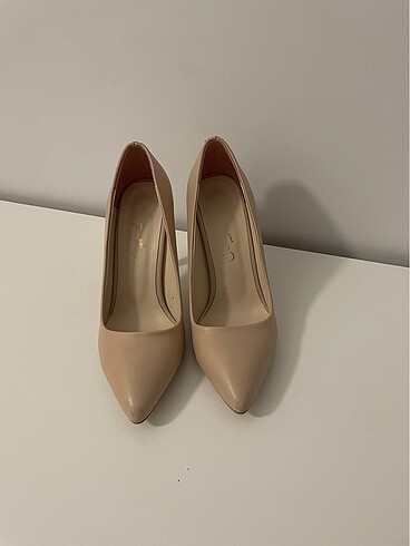 37 Beden Nude renk stiletto