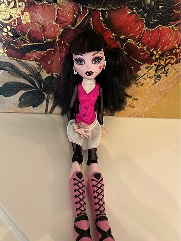 Monster high dracula bebeği eski modellerden