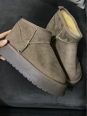 Ugg hiç kullanılmadı