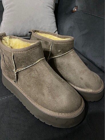 38 Beden Ugg hiç kullanılmadı