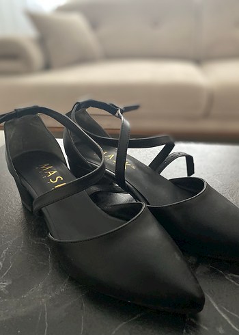 Klasik Siyah Tokalı Topuklu Kadın Ayakkabı - Görsel 2