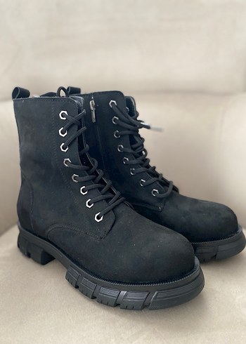 Siyah Süet Kadın Bot, Kürklü, Kalın Topuklu - Görsel 3