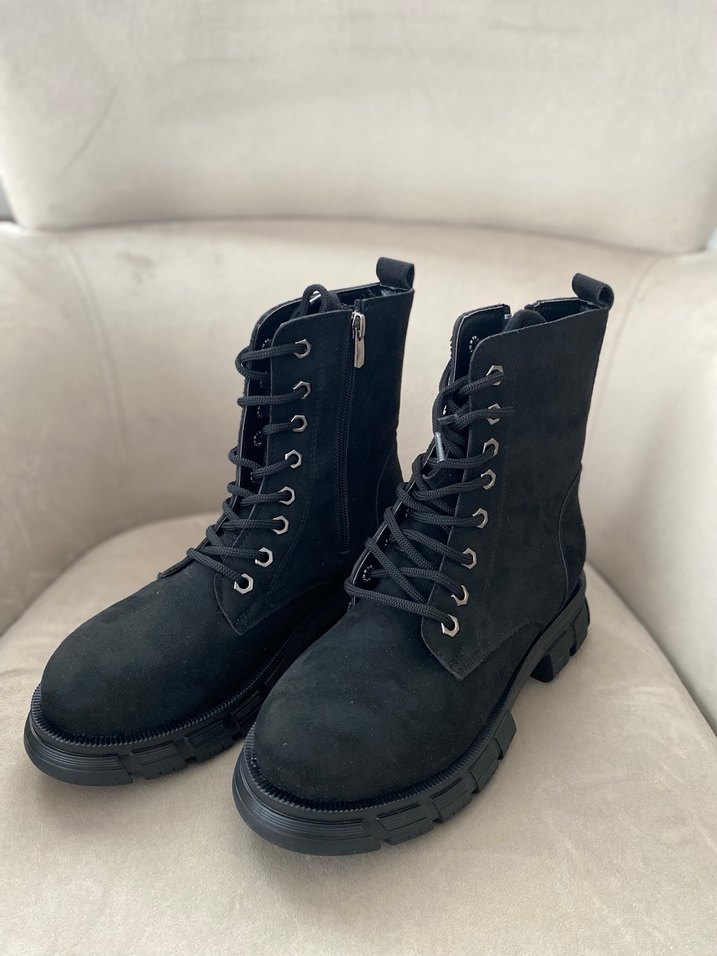 Siyah Süet Kadın Bot, Kürklü, Kalın Topuklu - Görsel 2