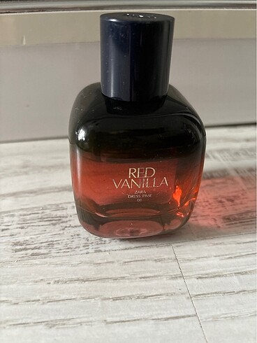Zara Red vanilla