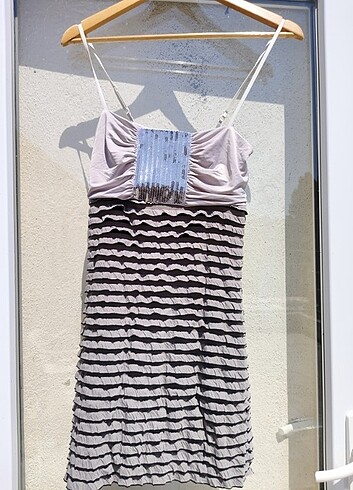 Sık ve rahat kalıp elbise - Görsel 4