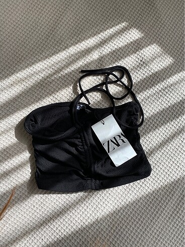 Zara dekolteli bluz crop