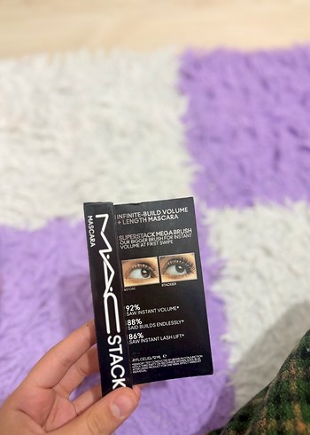 MAC Stack Maskara Hacimli Ve Uzun Kirpikler İcin