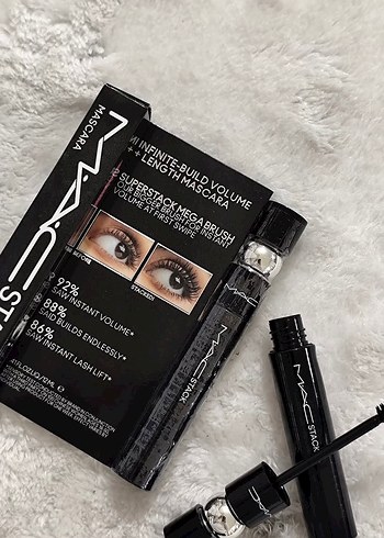 MAC Superstack Mega Brush Maskara