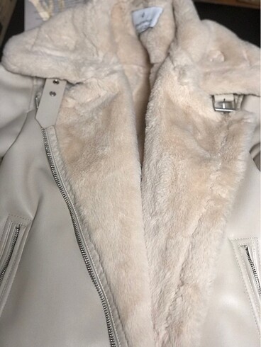 Stradivarius Stradivarius beyaz ceket