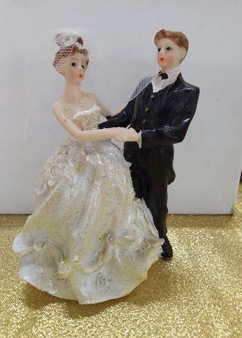 Parlak Beyaz Gelin ve Damat Biblo