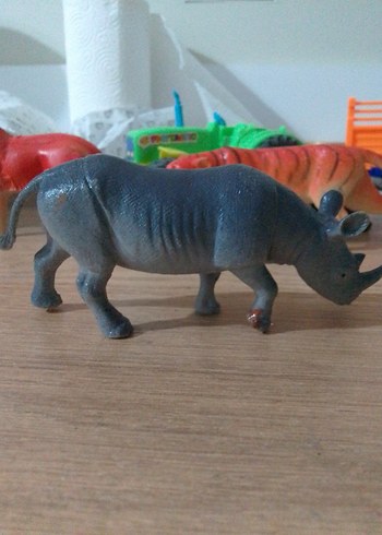 Gri Gergedan Figürü Oyuncak - Görsel 3