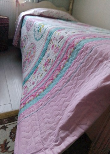Pembe Pastel Desenli Yatak Örtüsü - Görsel 2