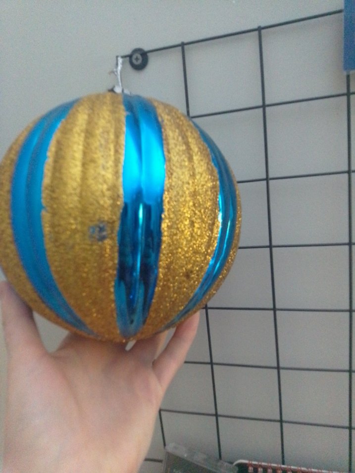 Mavi ve Altın Renkli Yılbaşı Topu - Görsel 2