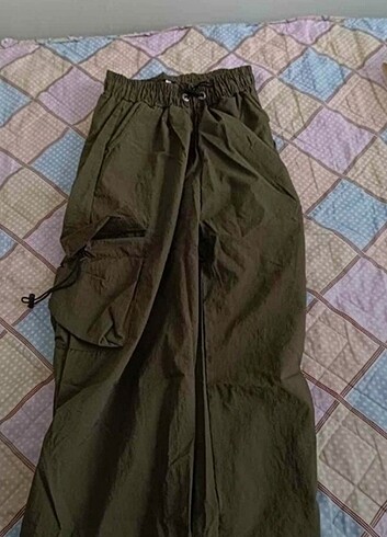 Yesil Parasut Pantolon ( 3 tane kaldi