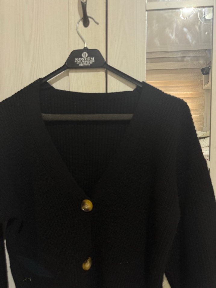 Düğmeli Siyah Triko Kadın Hırka - Görsel 2