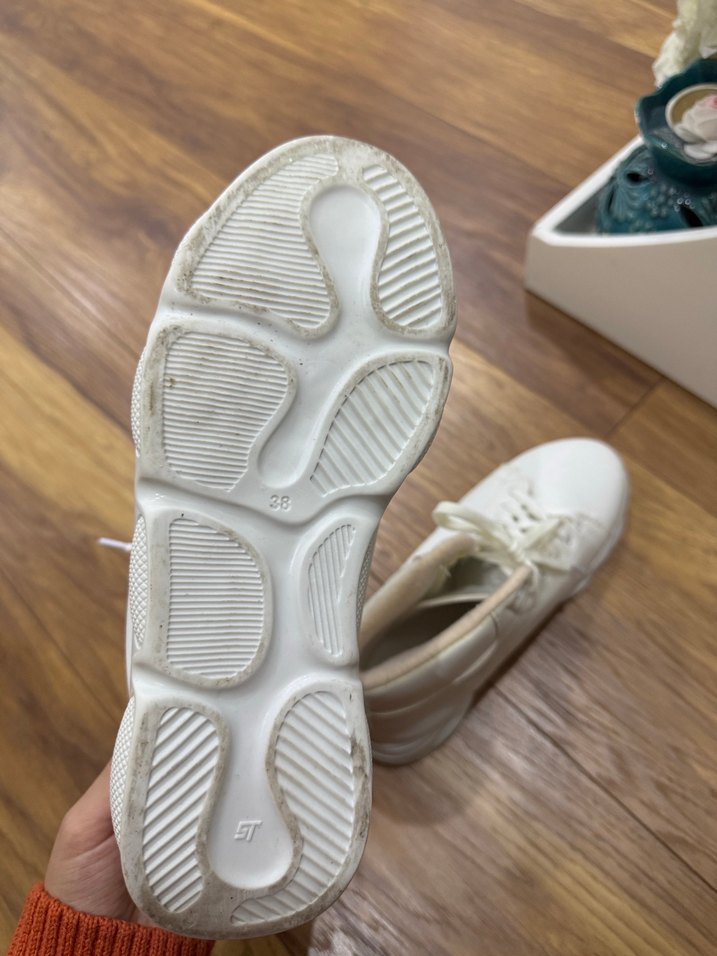 Beyaz ayakkabı - Görsel 4