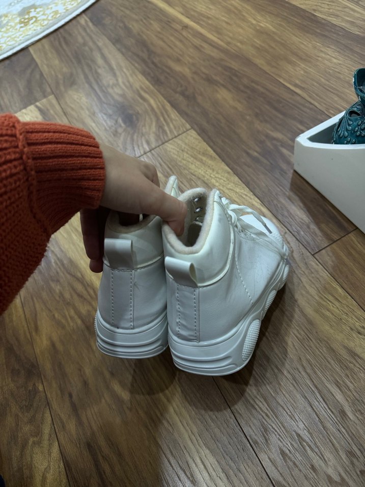 Beyaz ayakkabı - Görsel 3