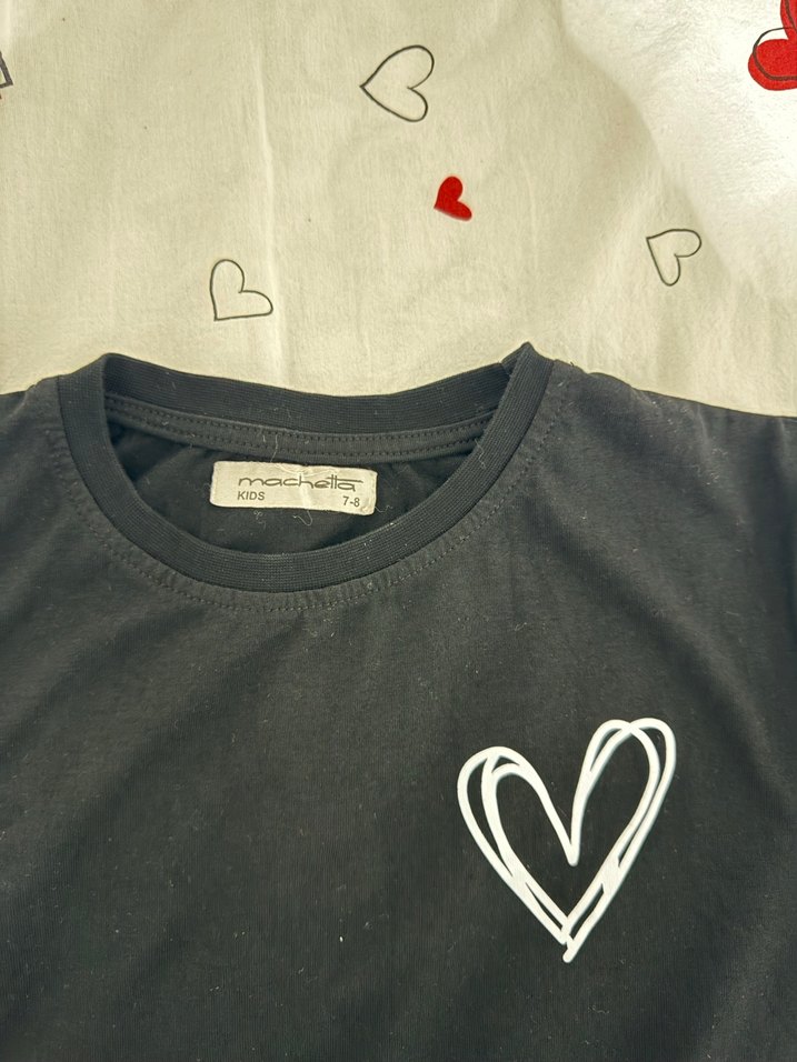 Siyah Kalp Baskılı Tişört - Görsel 3