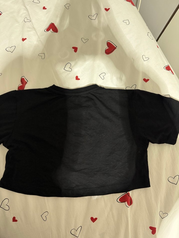Siyah Kalp Baskılı Tişört - Görsel 4