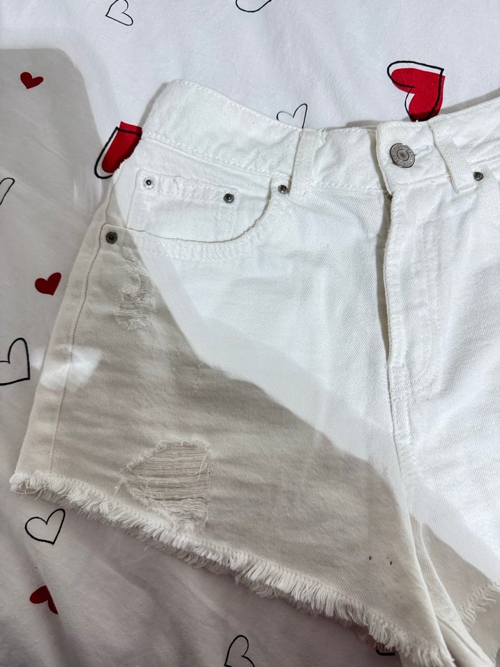 Beyaz Mini Pamuklu Denim Şort - Görsel 3