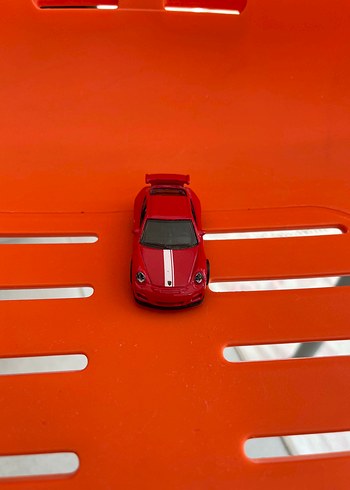 Beden Renk Parlak Kırmızı Oyuncak Araba hotwheels