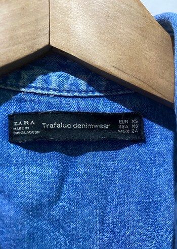Zara Düğmeli Mavi Denim Kadın Gömlek