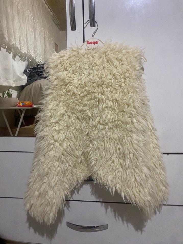 Kız Çocuk Beyaz Kürklü Bohem Yelek - Görsel 2